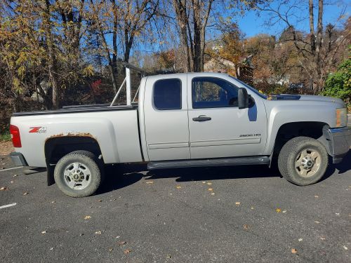 For Sale 2011 Chevy 2500hd Lt 4wd ( Trucks )