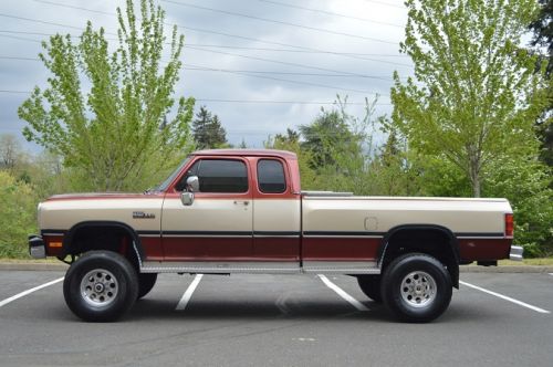 1993 Dodge Ram W250 Le 4x4    ( $2,500) ( Trucks )