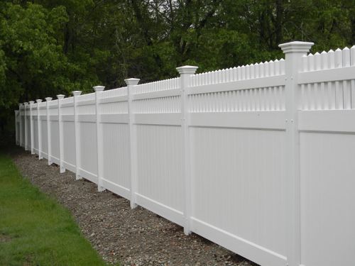 Vinyl Fence Saskatoon – Timeless Boundaries With Style And Strength