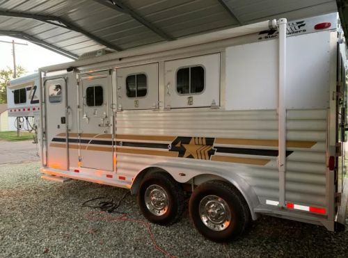 2003 4-star 3-horse Slant Trailer W/ Living Quarters ( Trailer & Trai