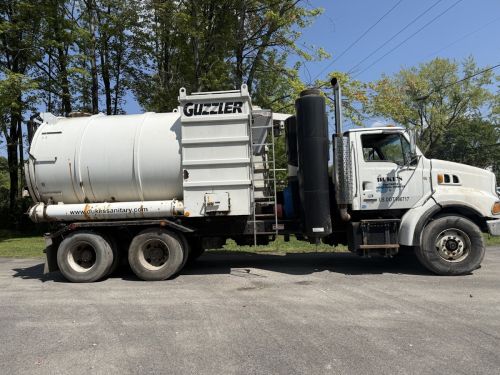 2004 Sterling Lt9 – 3,500-gallon Vacuum ( Trucks )
