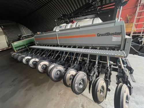 2011 Crustbuster Double Disc Drill – For Sale In Wakeeney, Kansas 6