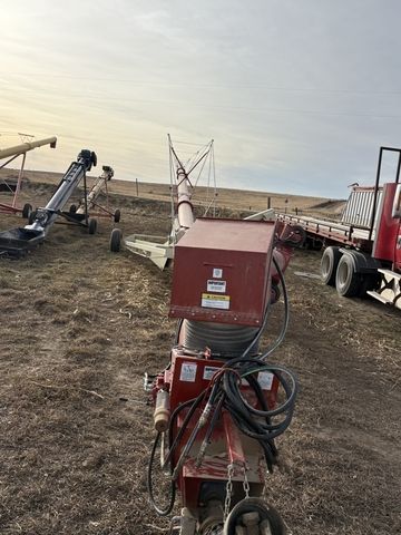 Farm King 1395 Swing Hopper Auger For Sale In Norcatur, Kansas 67653 