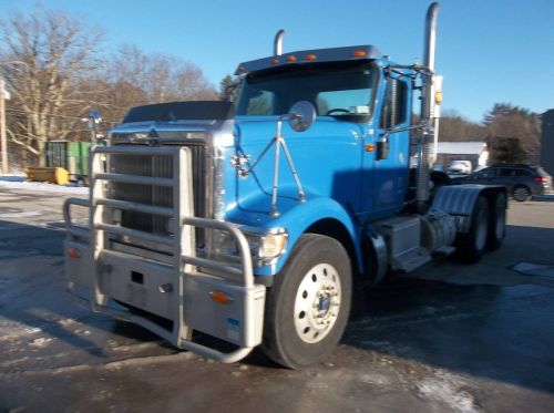 2015 International 9900i Day Cab ( Trucks )