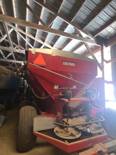 Salford Pull-type Spreader For Sale In Towner, North Dakota 58788 ( F