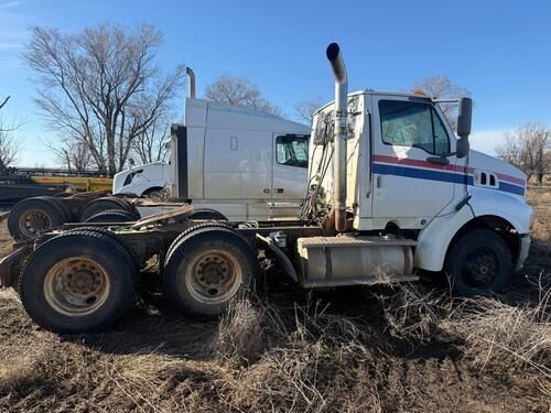 1999 Sterling A9513 Semi-tractor ( Trucks )